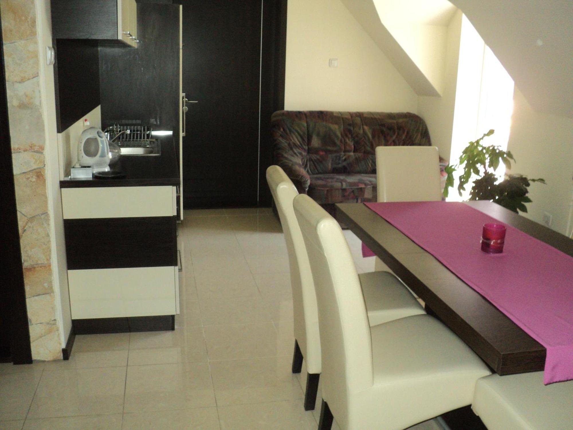 Oazis Apartmanhaz Hajduszoboszlo Exterior photo