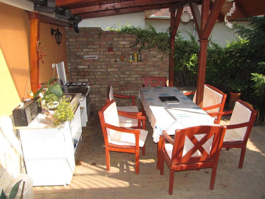 Oazis Apartmanhaz Hajduszoboszlo Exterior photo