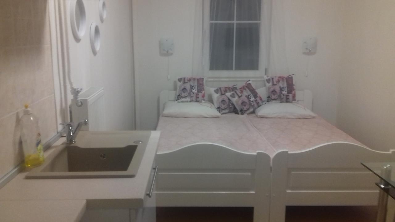 Oazis Apartmanhaz Hajduszoboszlo Exterior photo